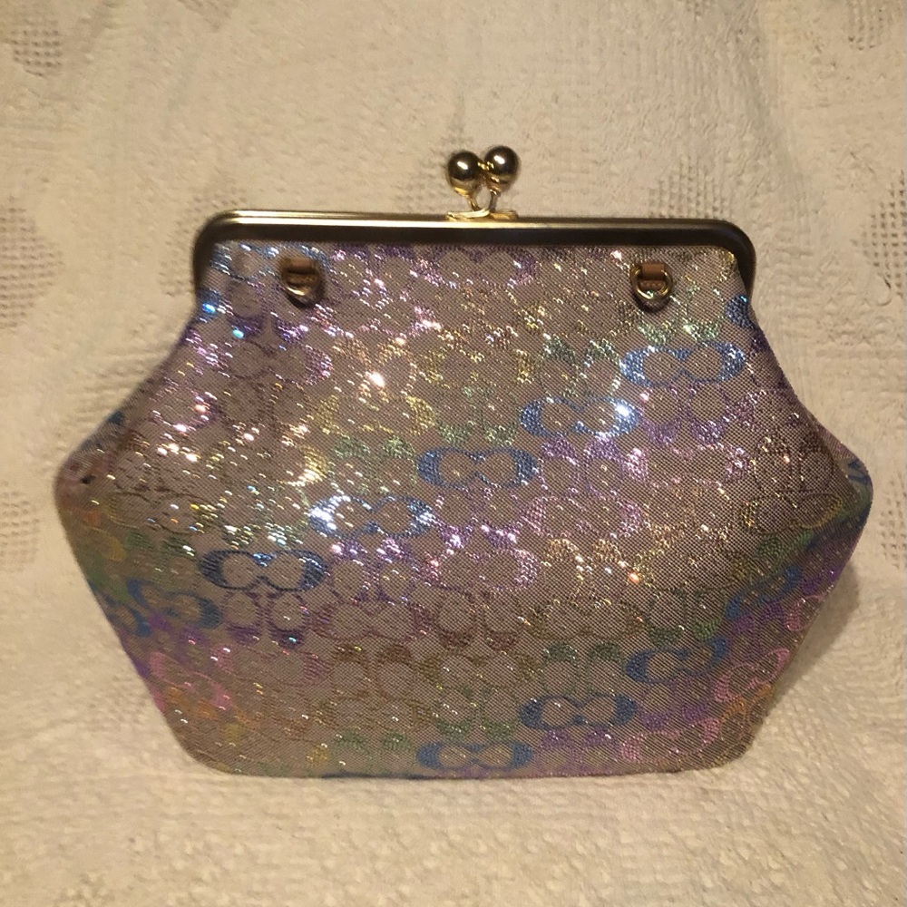 COACH
Large Kisslock Frame Bag, NWOT
in Crystal signature jacquard - Picture 2 of 8